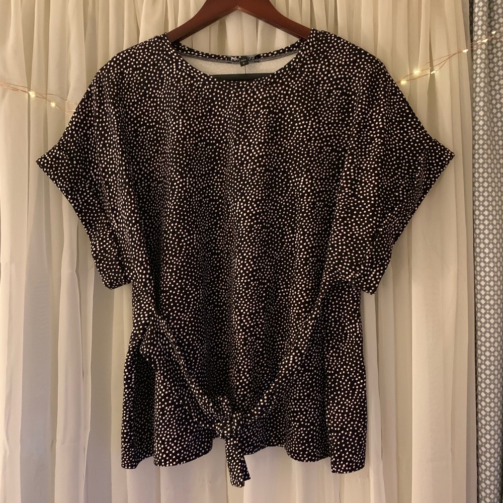 NWT Express Black + White Dot Tie Waist Blouse L